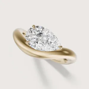 Lilia Pear Solitaire