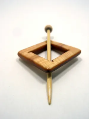 Mother of Pearl Square Shawl Pin "Nuuka"