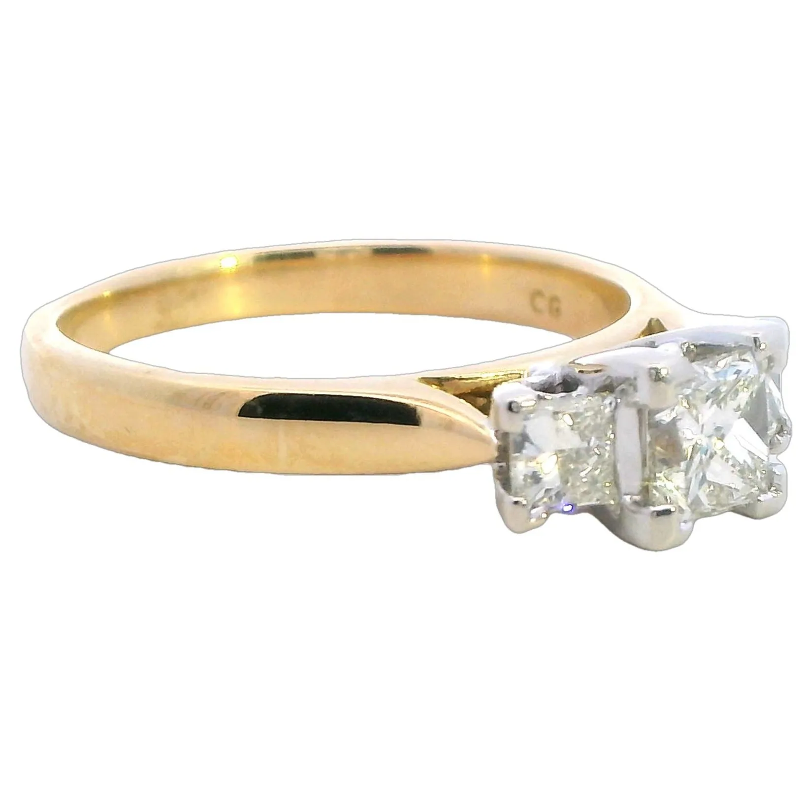 Valentine's Elegance: Timeless 18ct Yellow & White Gold Diamond Ring